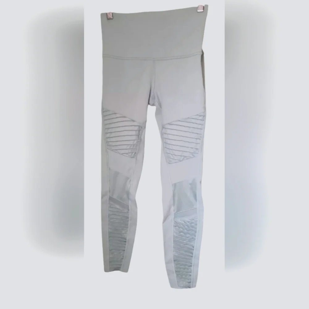 Alo Yoga High Waist Moto Legging in Lavender Beige Light Purple - Pink Small - Picture 9 of 9